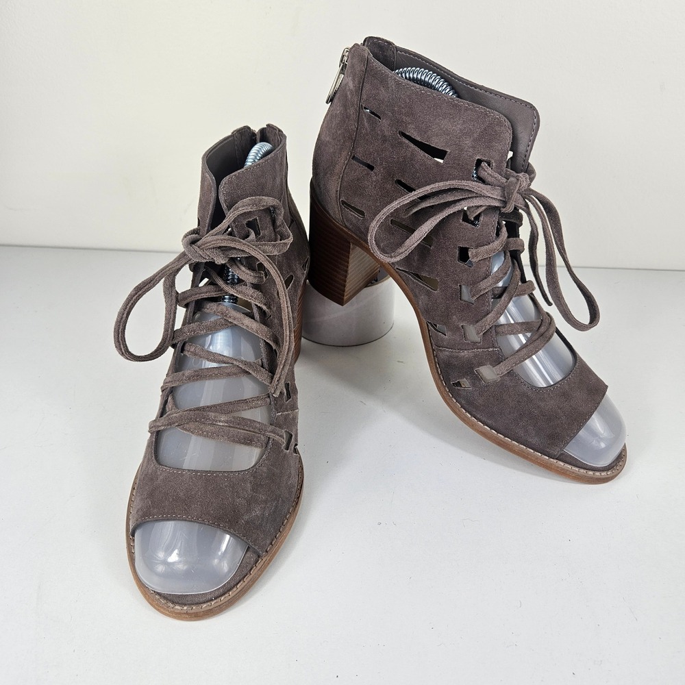 Vince Camuto Womens 8M Tressa Lace-Up Bootie Taupe Suede Peep Toe Block Heel
